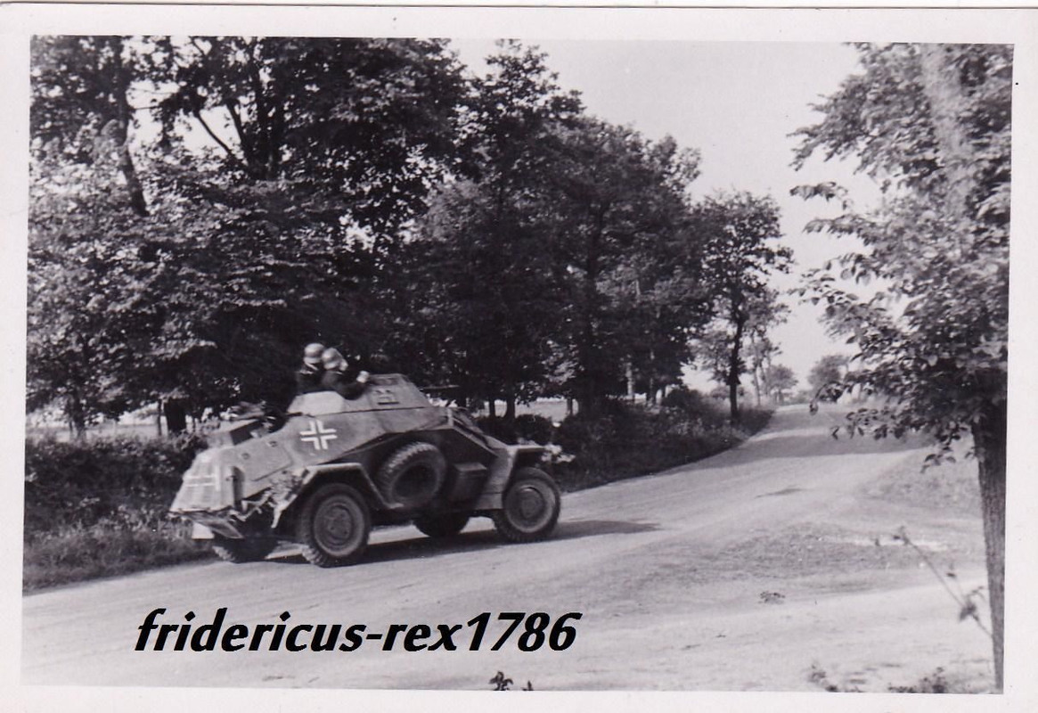 Foto Panzerspähwagen Sd.Kfz. 222 mit Kennung die