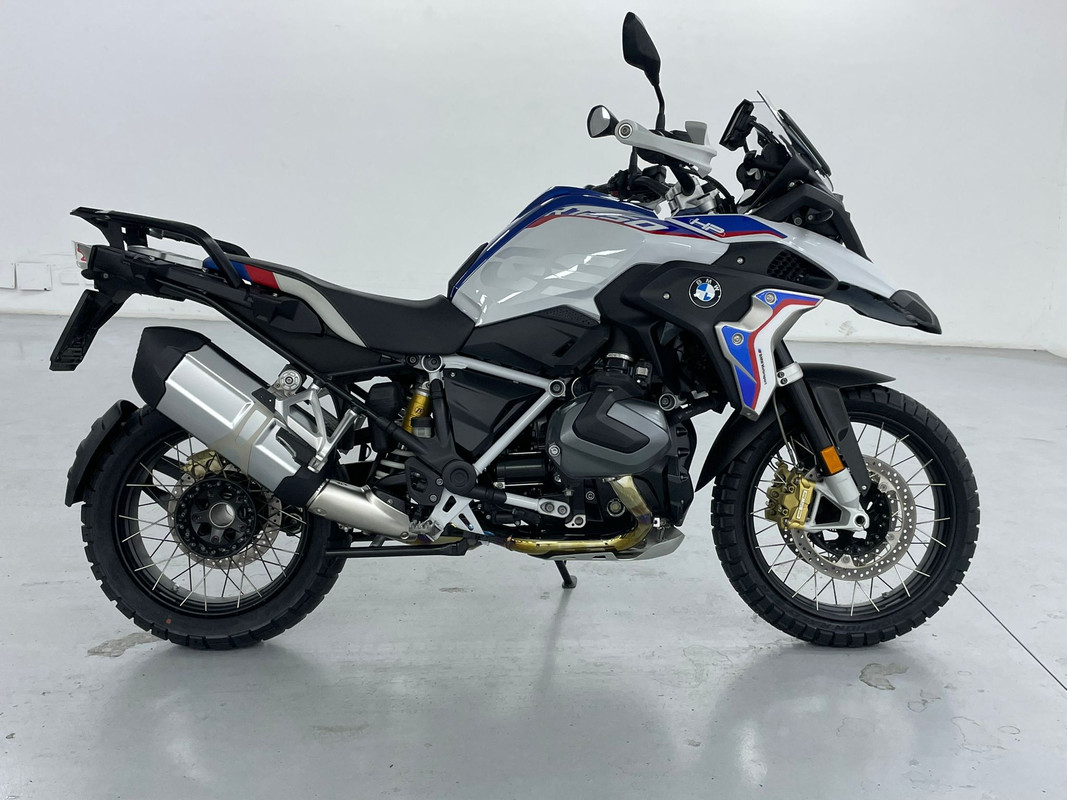 45C2E284-F21F-4126-A875-5C7D2D0DB527