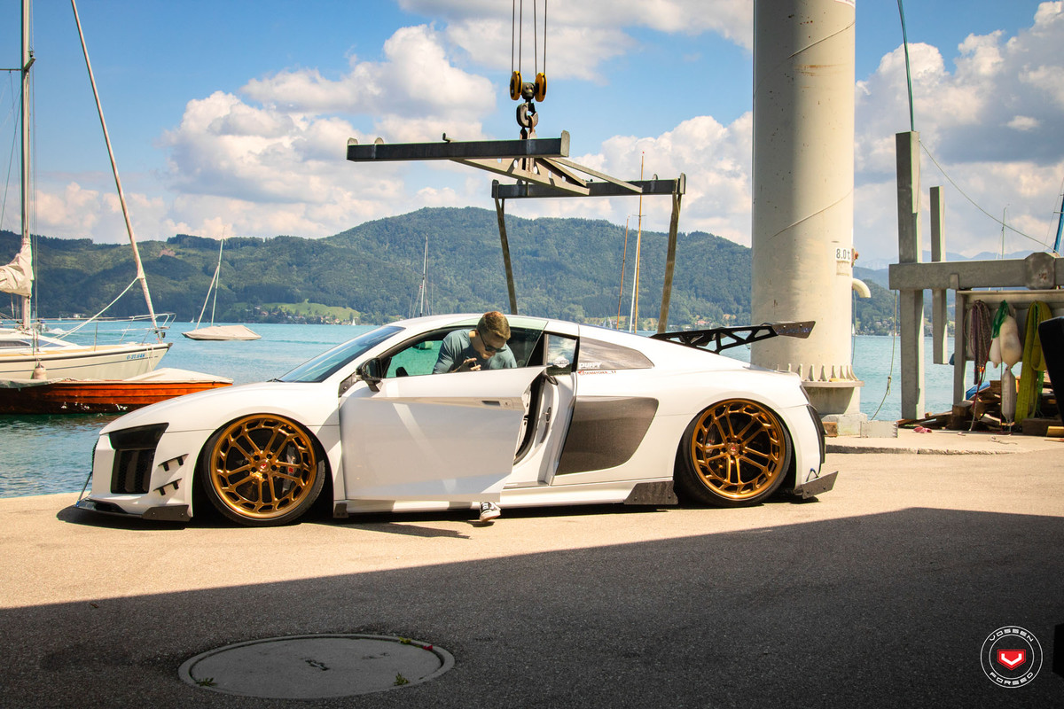 Audi R8 in Vossen Wheels (13)