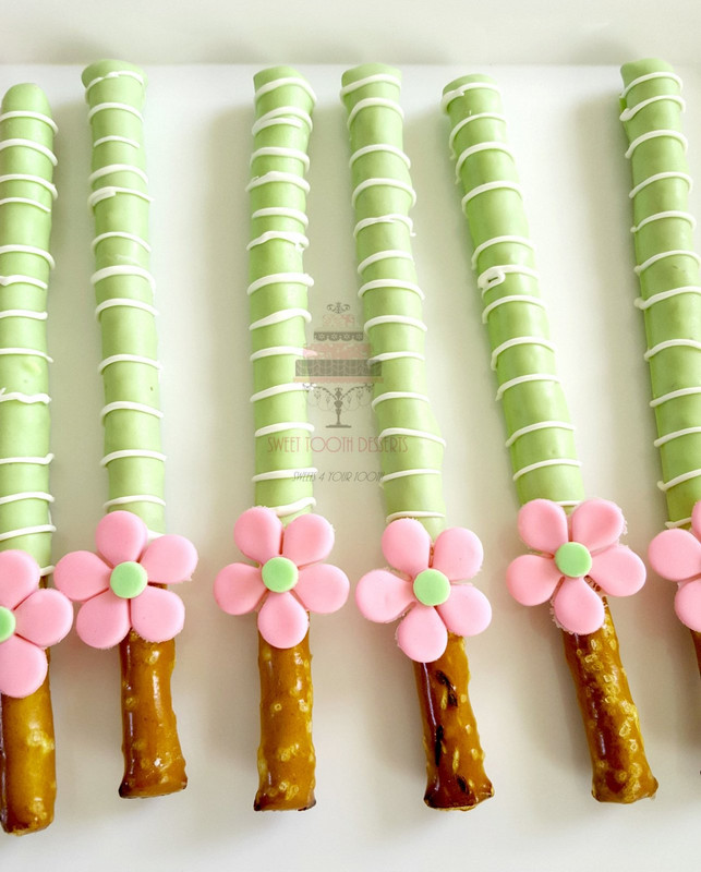 green-flute-cakes.jpg