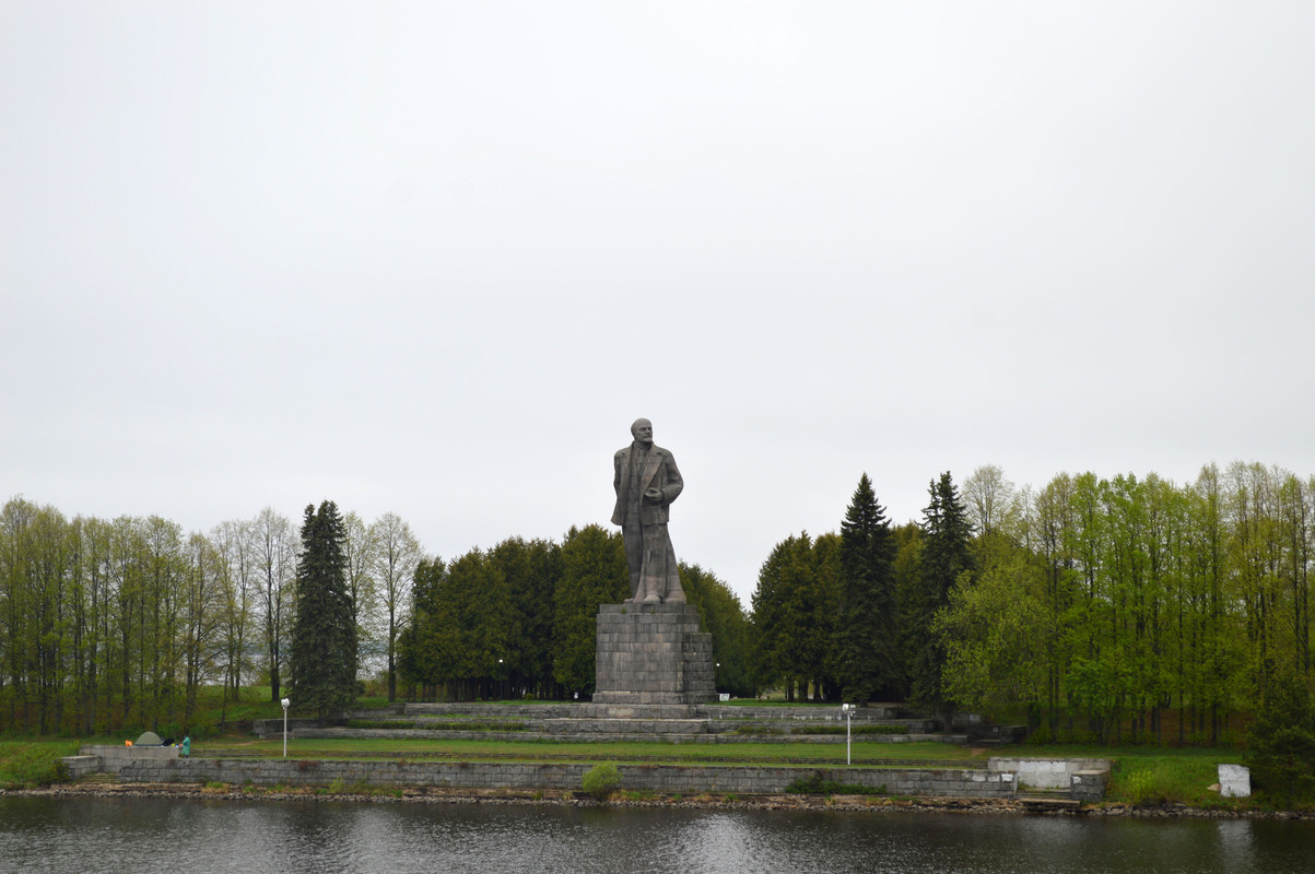 Канал имени москвы памятник ленину и сталину