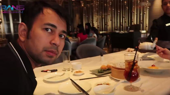 Raffi dan Gigi makan siang bersama