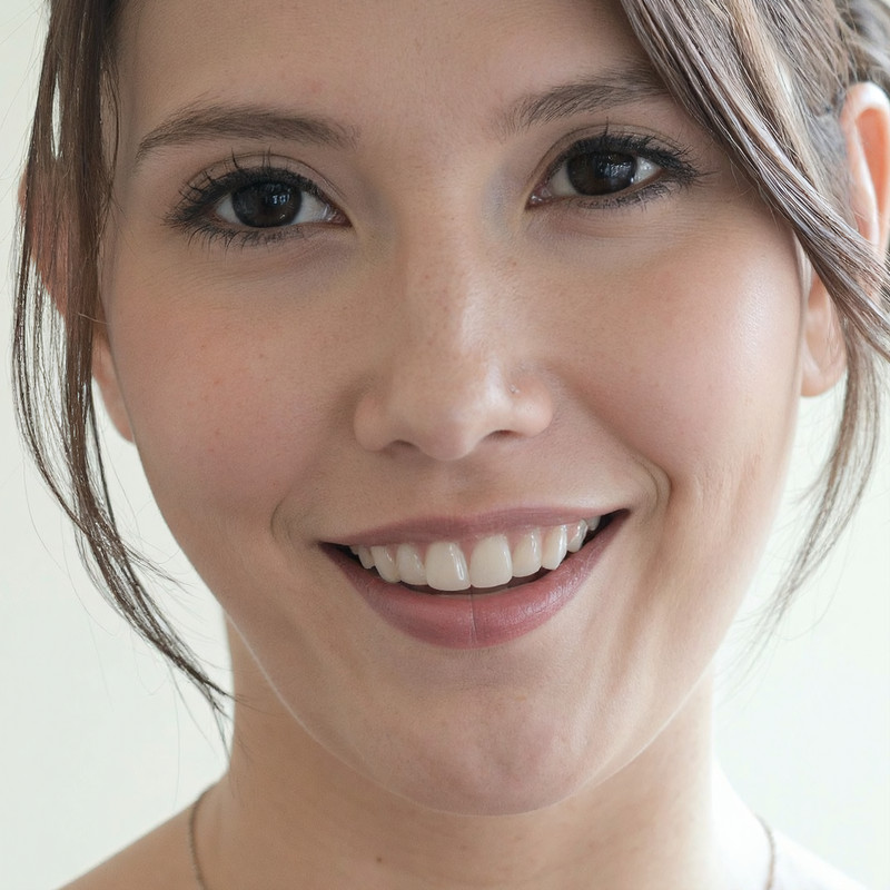 deis   beta , redux off , strength 0.8 , percent 0.8 , steps 40 , cfg 1 , lora 0.0 (1)