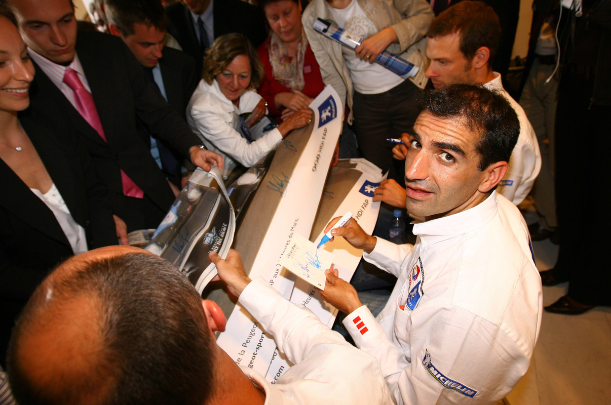 2009_24H_MANS_CELEBRATION_5