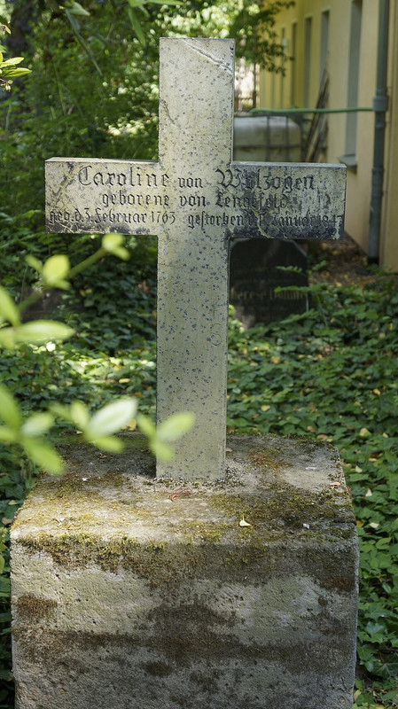 Jena-Johannisfriedhof-Grabkreuz-Wolzogen-Caroline-von