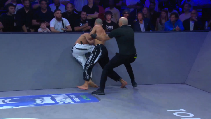 Мохамед Мокаев дебютира с нокаут в Karate Combat 54