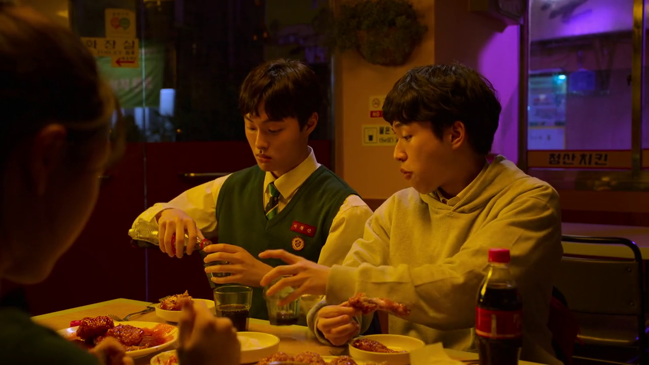 All.Of.Us.Are.Dead.S01E01.720p.WEBRip.ITA.KOR.DDP5.1.Multisub.x264-BlackBit[screenshot 6]