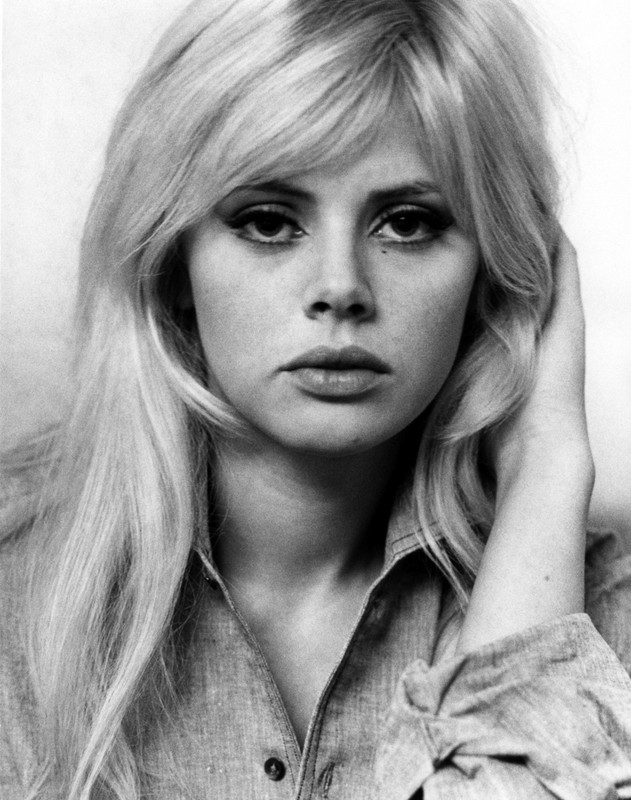 Britt_Ekland_md13