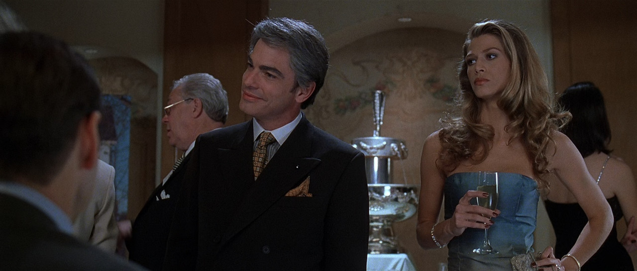 American Beauty (1999).mkv_snapshot_00.30.48_[2018.02.17_22.52.5