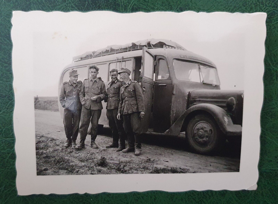 Foto, Gebirgsjäger, Geb.Pi.Btl.54, Edelweiß-emblem am Bus, 1941, Russland, 2.Wk