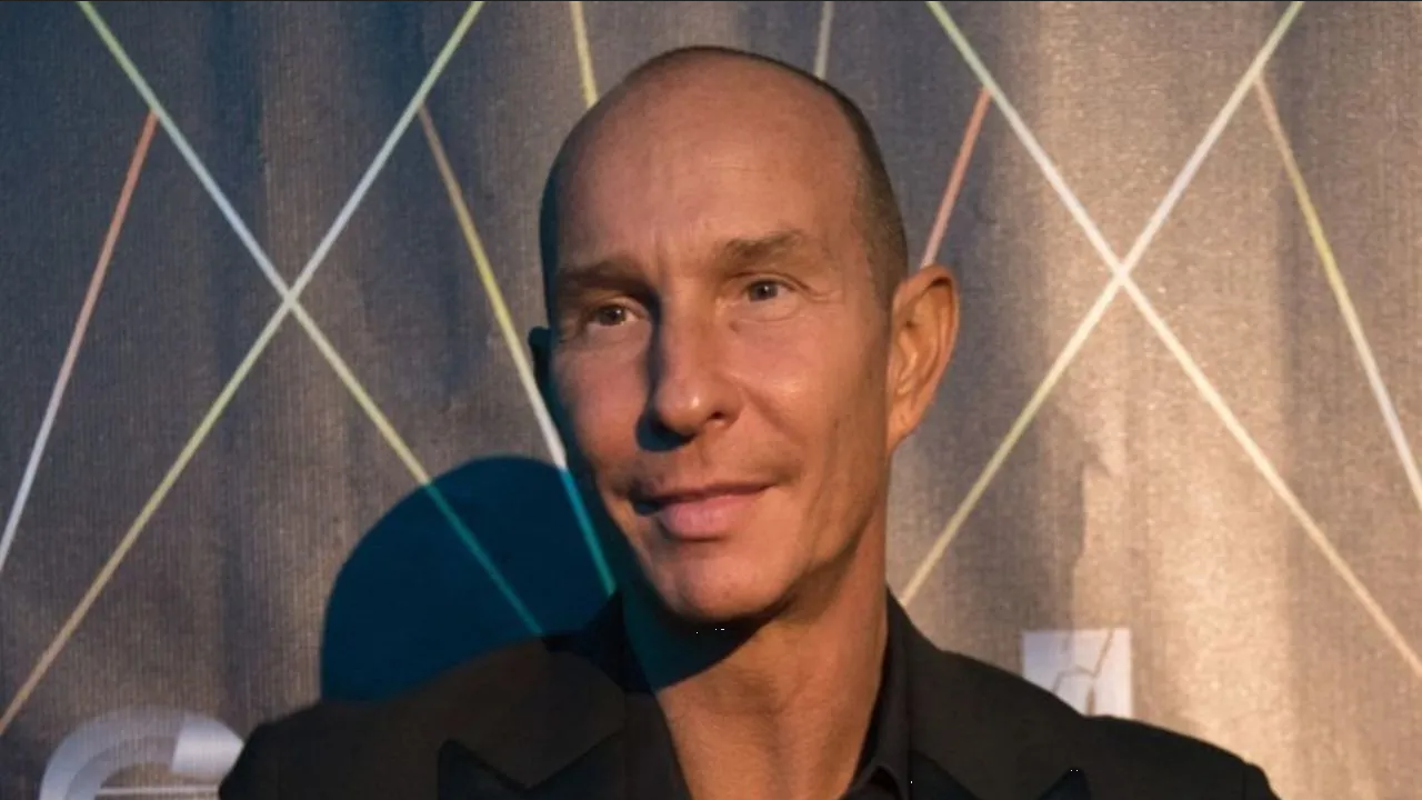 Erik Rubín se hace viral por el extraño aspecto de su rostro ¿Qué le pasó?