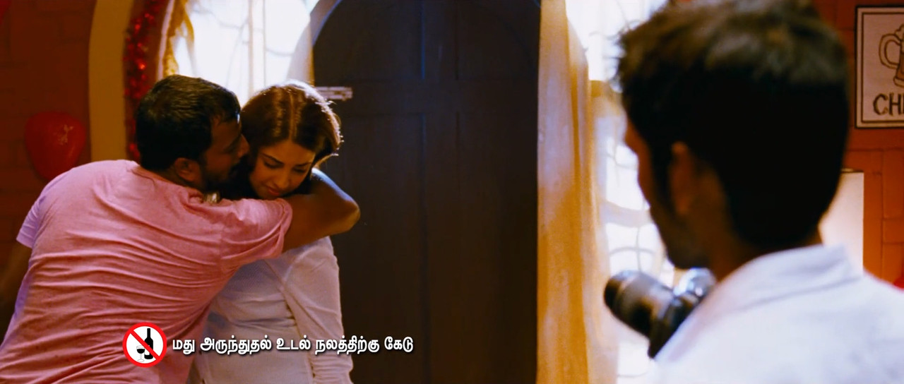 Mayakkam Enna (2011) Tamil - UnTouched True HD 1080p AVC x264 - 6.8GB.00_01_25_27.Still040