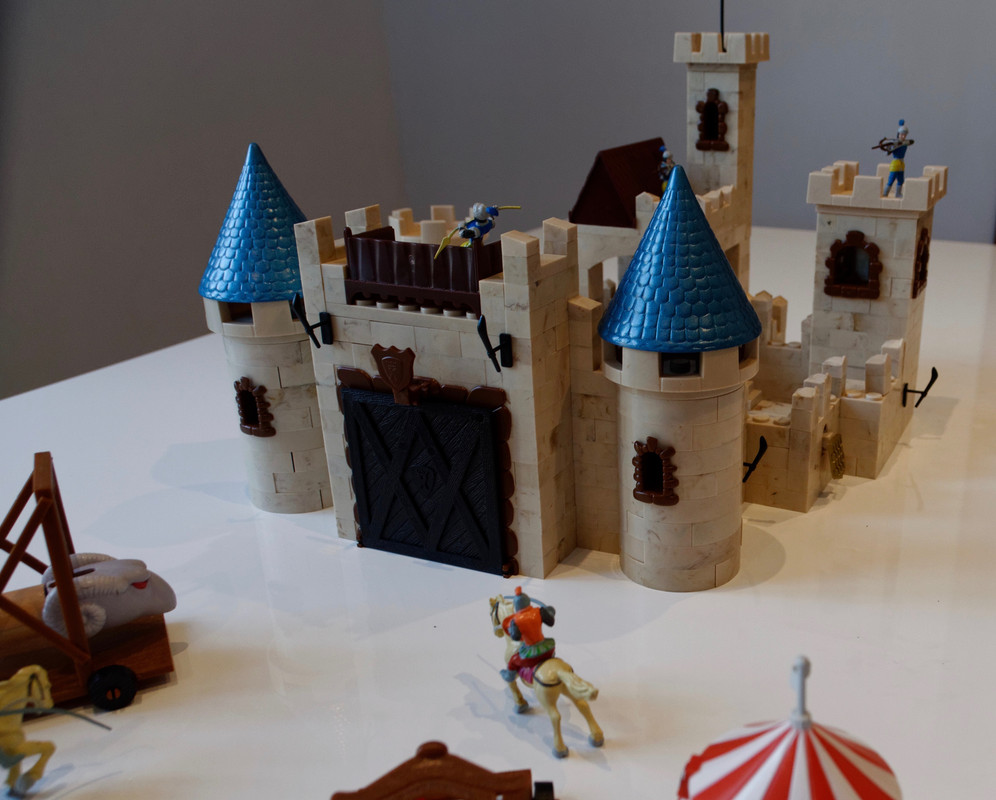 Exin Castillos - Asalto a la Fortalez y Casa dis