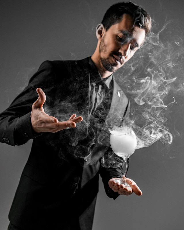 Иззат Султанов