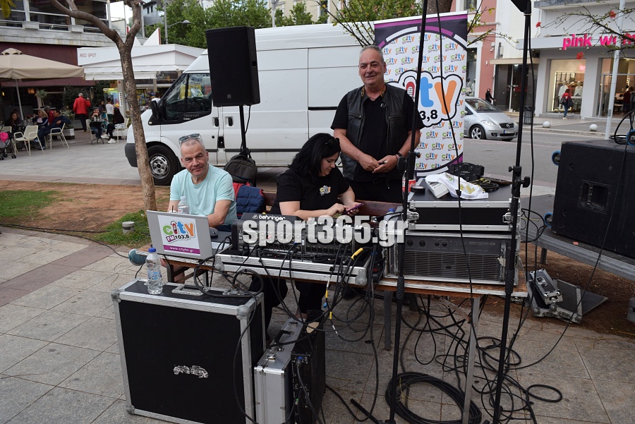 , 23&omicron;&sigmaf; &Alpha;&gamma;ώ&nu;&alpha;&sigmaf; &Delta;&rho;ό&mu;&omicron;&upsilon; &Kappa;&alpha;&lambda;&alpha;&mu;ά&tau;&alpha;&sigmaf;: &Mu;&iota;&alpha; &pi;&omicron;&lambda;ύ&chi;&rho;&omega;&mu;&eta; &gamma;&iota;&omicron;&rho;&tau;ή &alpha;&theta;&lambda;&eta;&tau;&iota;&sigma;&mu;&omicron;ύ &mu;&epsilon; &pi;&rho;&omega;&tau;&iota;έ&sigmaf; &Mu;&pi;&omicron;&upsilon;&rho;ί&kappa;&alpha; &kappa;&alpha;&iota; &Zeta;&omicron;&sigma;&kappa;ί&nu; (&phi;&omega;&tau;&omicron;&gamma;&rho;&alpha;&phi;ί&epsilon;&sigmaf; &kappa;&alpha;&iota; &beta;ί&nu;&tau;&epsilon;&omicron;)