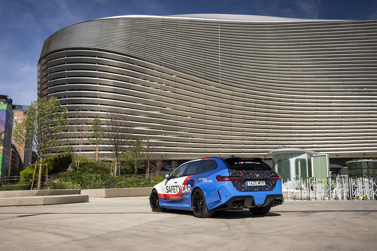 P90594523_highRes_bmw-m-5-safety-car-r