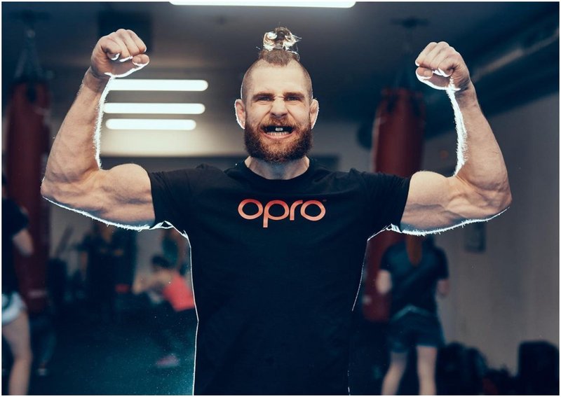 Прохазка не вярва в религиите, а в енергията на вярата