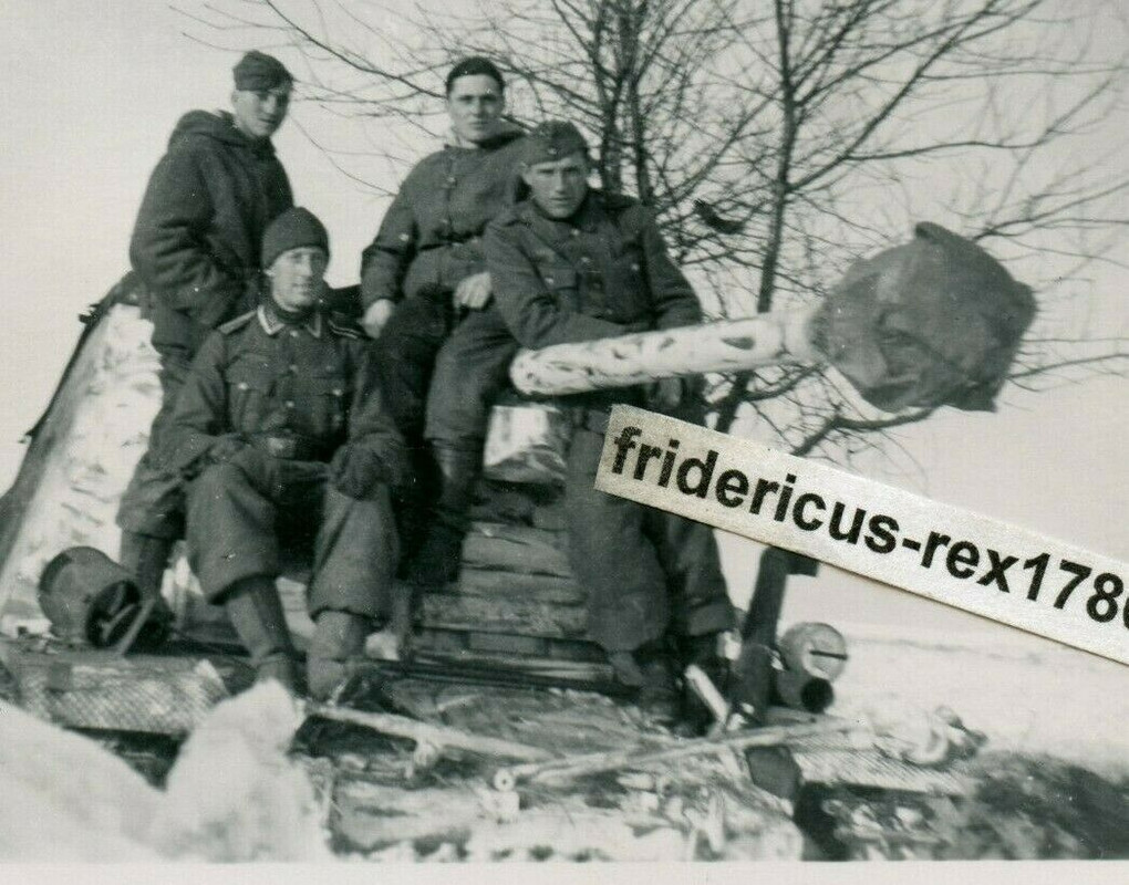 Foto Panzerjäger Selbstfahrlafette Marder II an der Ostfront im Winter,