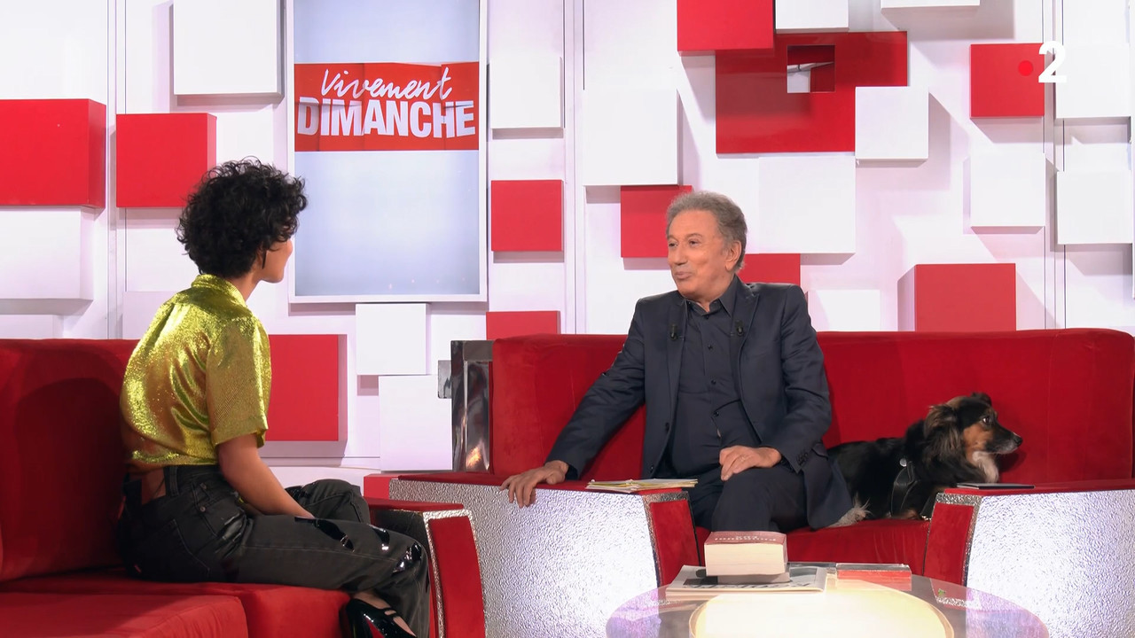 2021-11-28_15_10_Fr2_Vivement-dimanche.mp4_snapshot_07.04.323