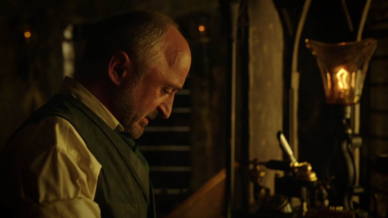 Lost Girl (2010) - S04E01 - In Memoriam (1080p BluRay x265 Langb