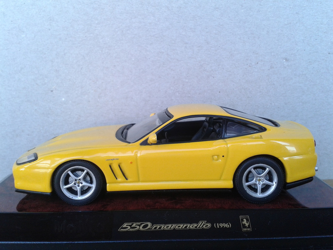 1996 Ferrari 550 Maranello (Minichamps) (20)