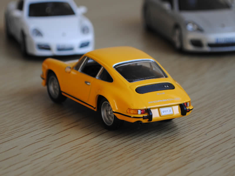 139_porsche_911_back