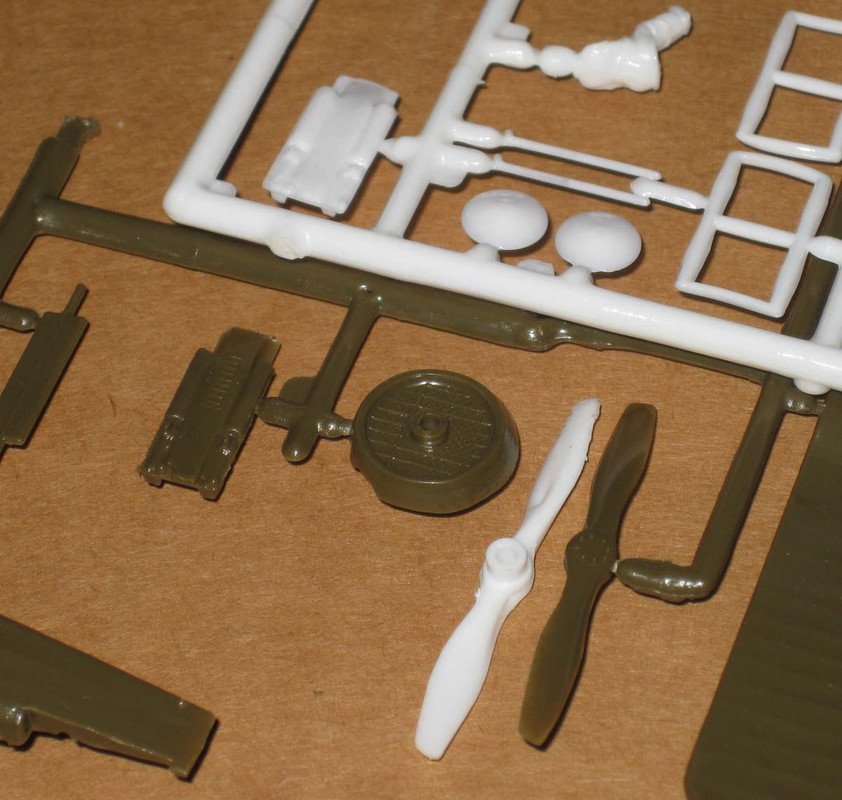 Renwal WWI Spad vs Revell fuselage detail