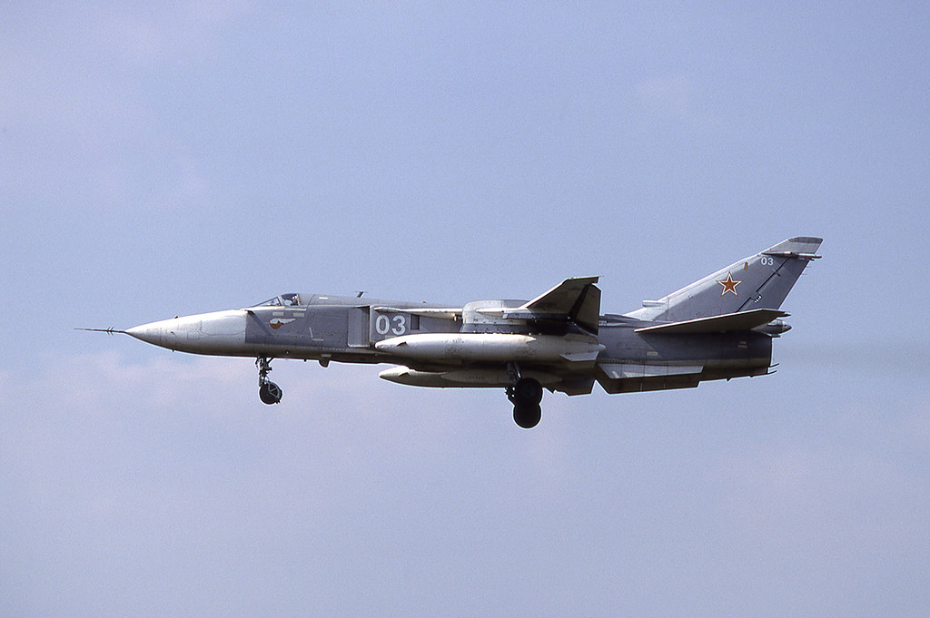 11 ORAP Su-24MR 03 White_0515323 [Welzow  8.91]