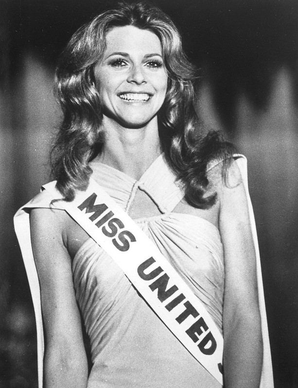 lindsay_wagner_b15