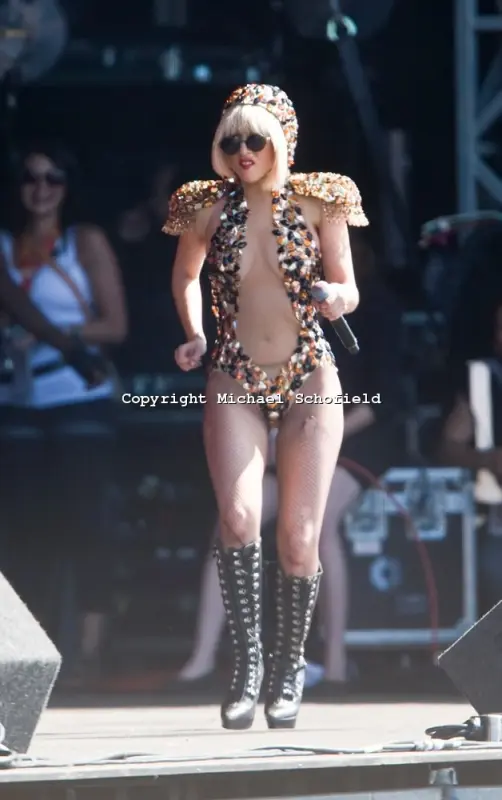 7-8-09-Fame-Ball-World-Stage-002.webp