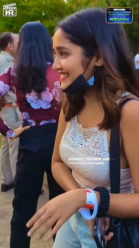 anikha surendran hot boobs in tght white costume.mp4_snapshot_00.02.238