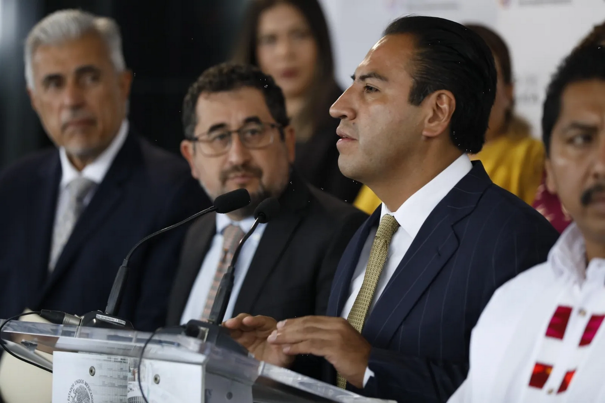 Senado pospone debate sobre nueva CURP con fotografía