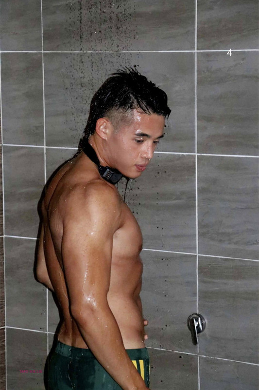 TARO 11 - PoolBoy (Non-sex) - Anh chàng lực lưỡng rám nắng