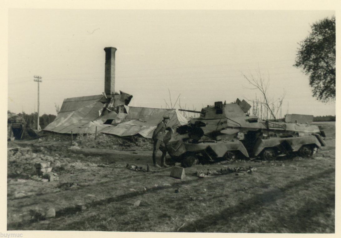 FOTO ZERSTÖRTER 8 RAD PANZER