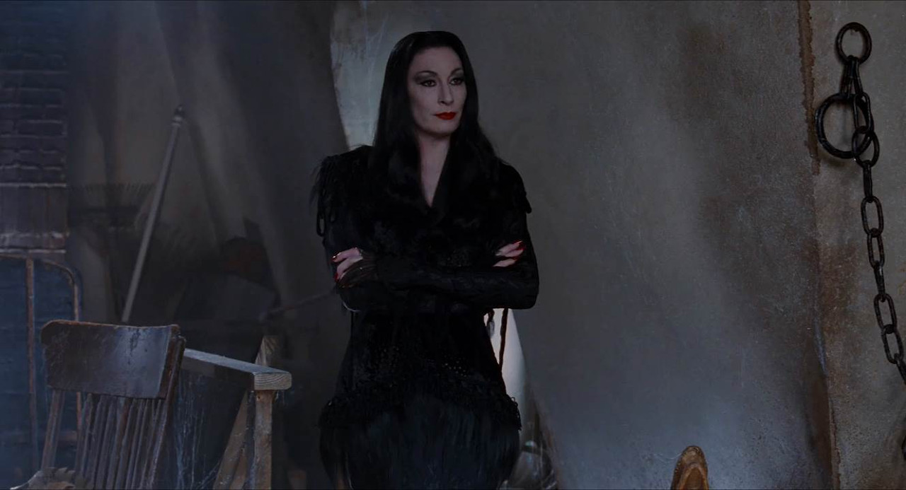 The Addams Family 1991 BluRay [Hindi + English] 480p, 720p ESub Screenshot