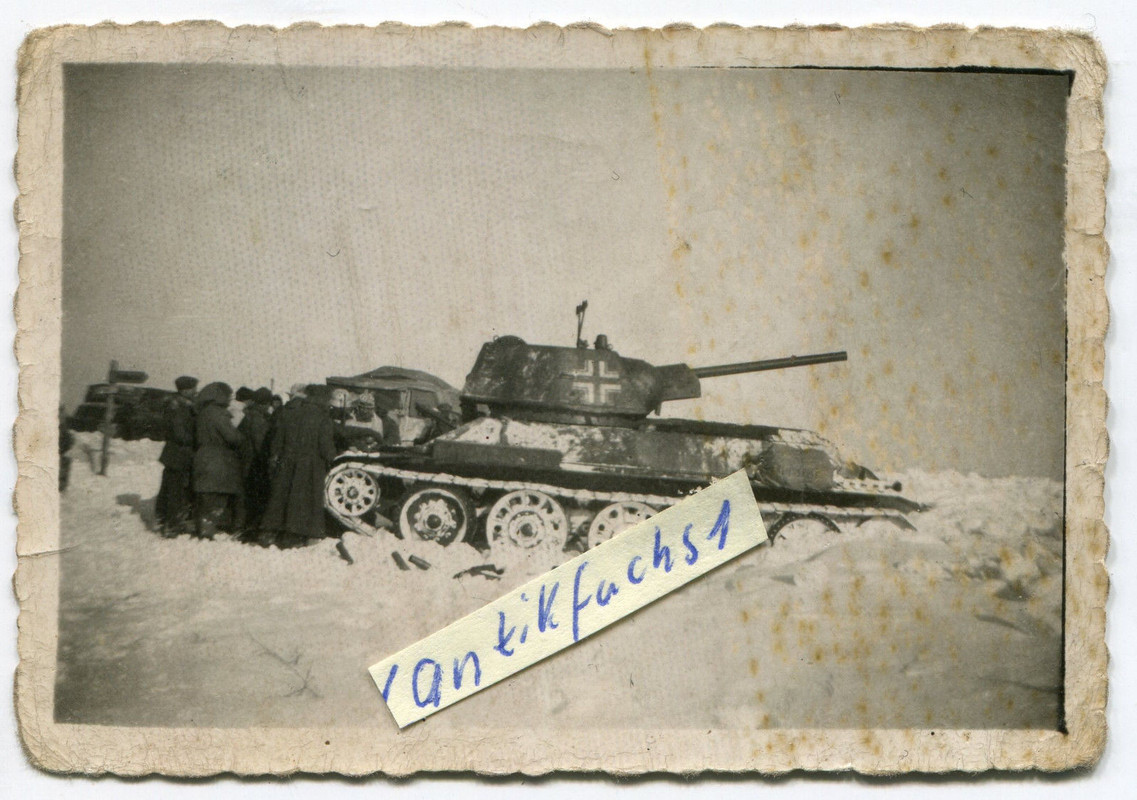 Panzer aus Rußland als WH Beute-Panzer mit Balkenkreuz Winter