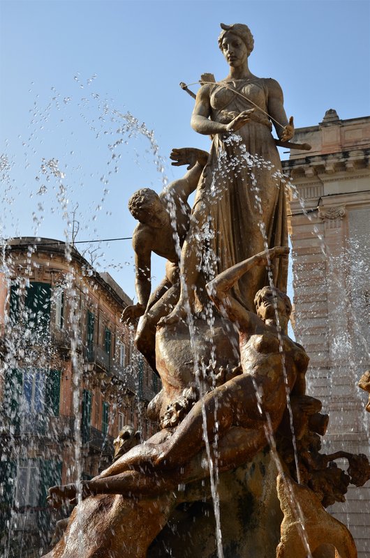 SIRACUSA-26-4-2019 - Italia y sus pueblos-2018/2019/2023 (92)