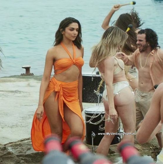 7Deepika_Padukone_Hot_Scene_in_Pathaan_Movie_with_Shah_Rukh_Khan_MyVantagePoint