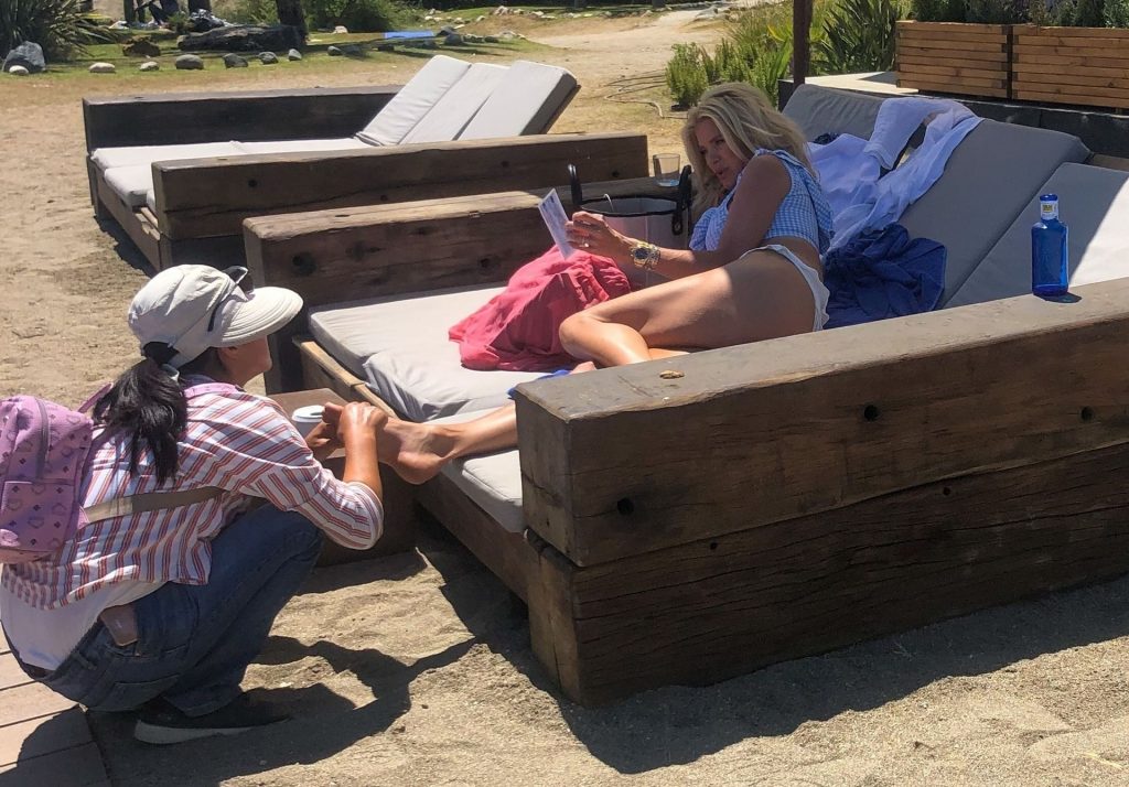 Victoria-Silvstedt-Upskirt-STARS-com-18