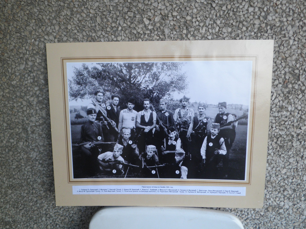 originalslika_FOTOGRAFIJA-RAVNOGORSKI-CETNICI-1943-45X30CM--1920