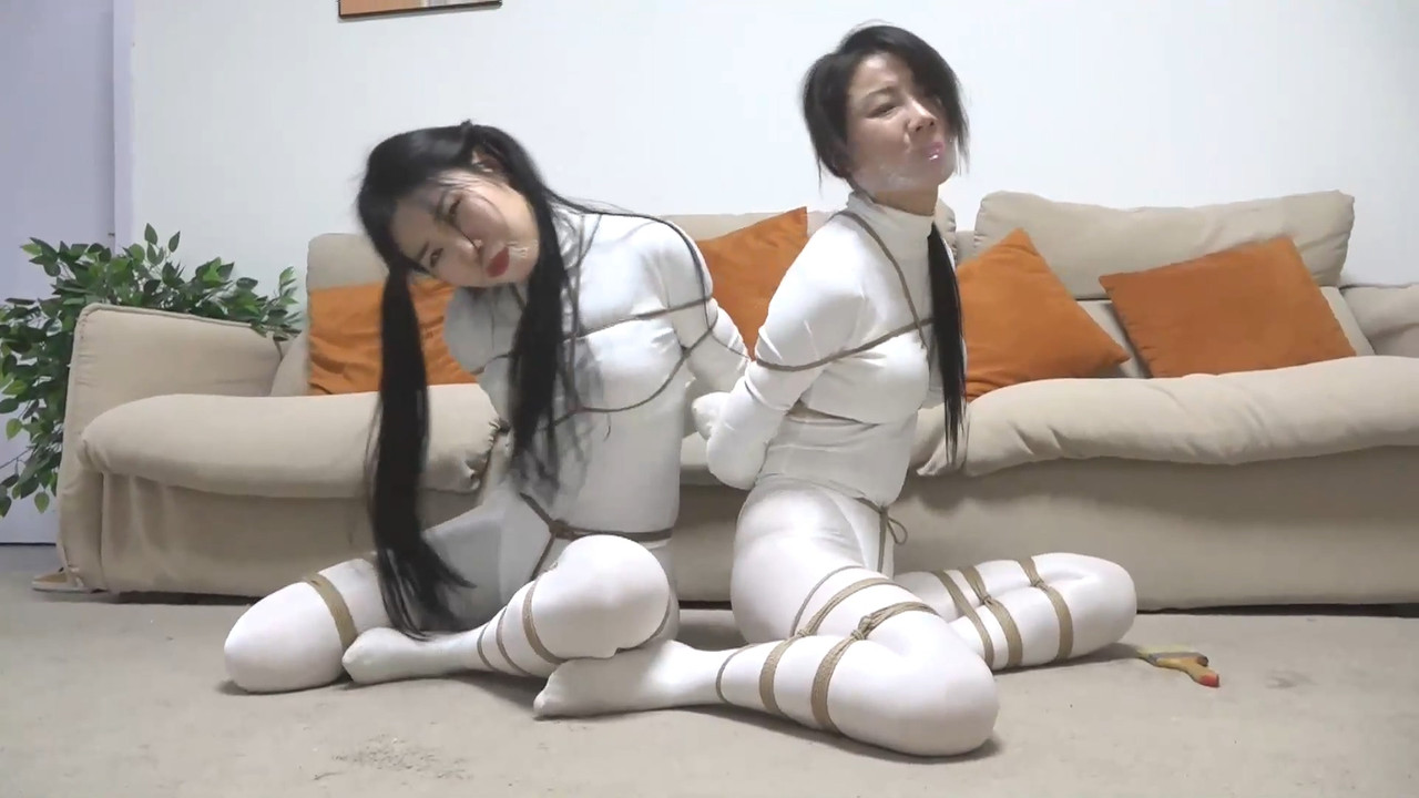 逍遥 白丝女奴的贩卖直播.mp4_20240103_185429.663