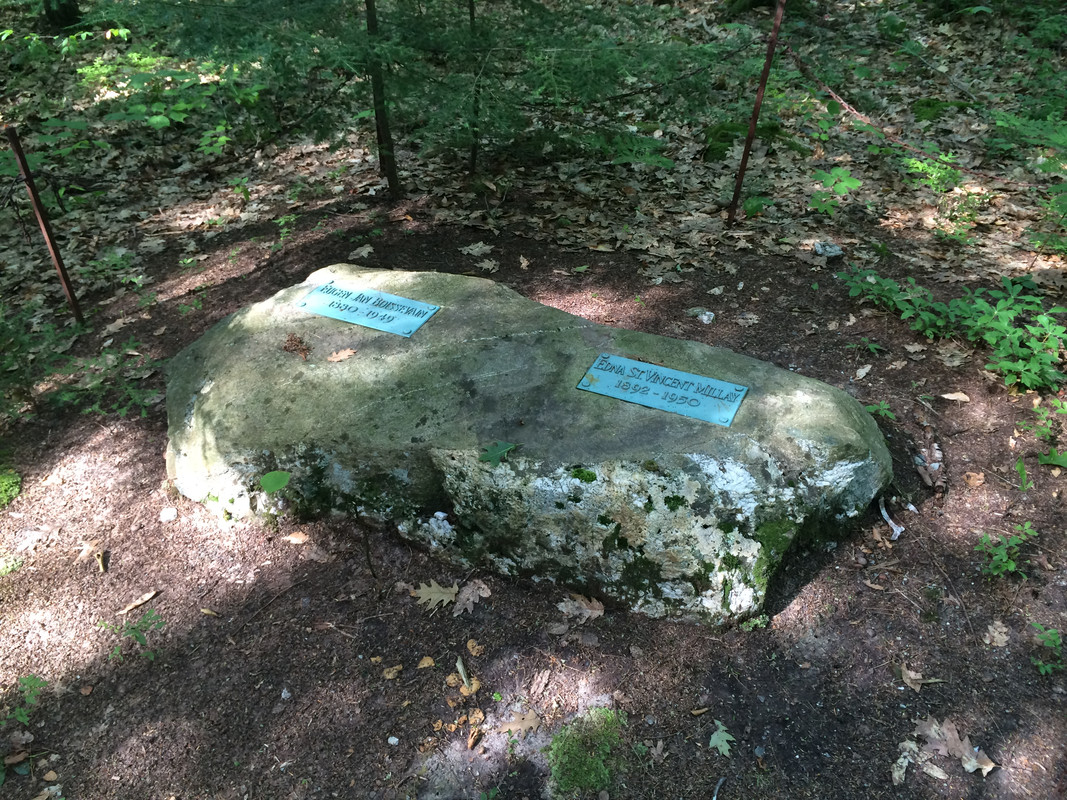 Edna-St-Vincent-Millay-s-gravestone-at-Steepletop-in-Austerlitz-NY