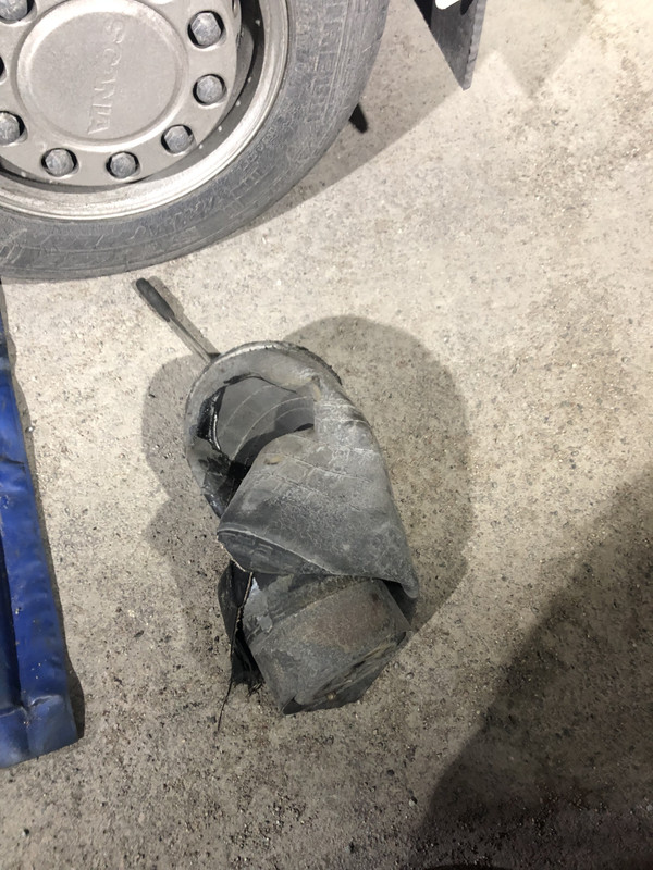 37199852-2081-4AFF-A76B-451EC7092E57