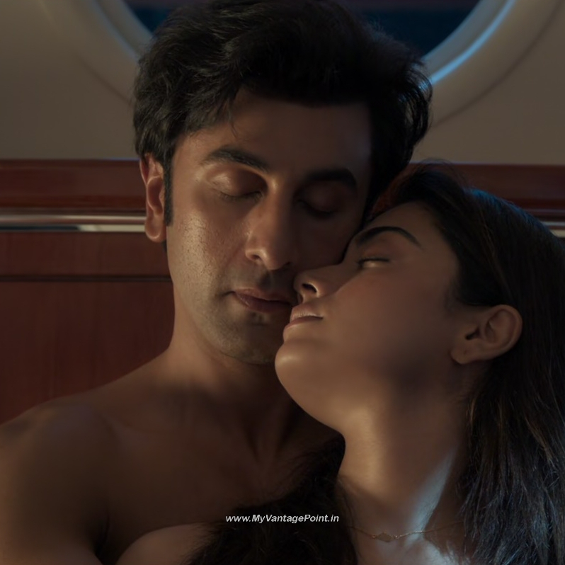 24-Rashmika-Mandanna-Hot-in-Animal-Movie-with-Ranbir-Kapoor