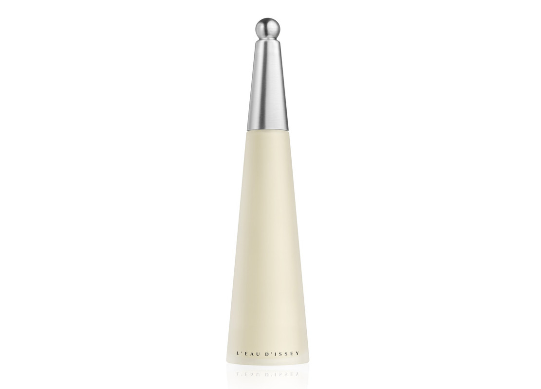 L’Eau d’Issey compie 30 anni e viene celebrata da due artisti L’Eau d’Issey compie 30 anni e viene celebrata da due artisti