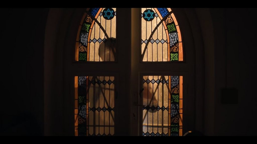 [Image: o438dvlewun2.jpg]