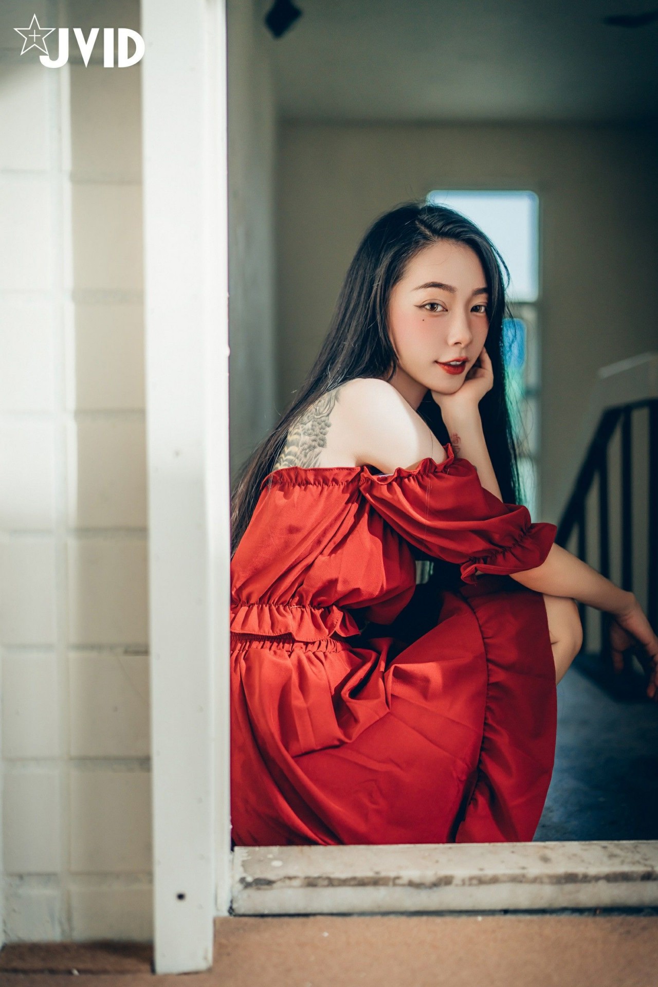 jvid 飄 飄《女神比基尼》美女写真，躺在浴缸场景，尽显性感姿态插图9