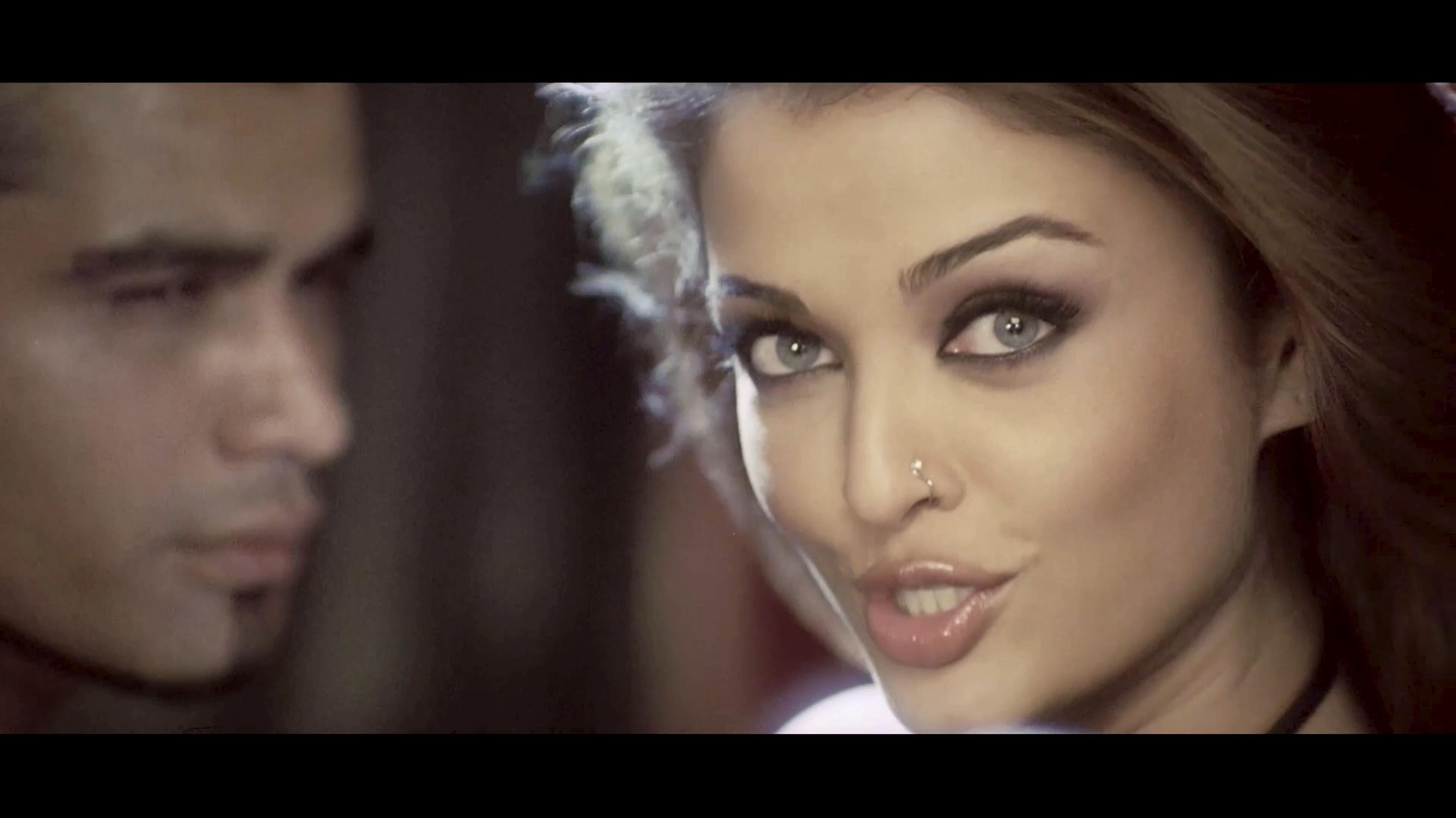 Aishwarya Rai Hot Song Shabd (2005) 4 K mp4 snapshot 02 45 [2021 01 08 22  14 43] — Postimages