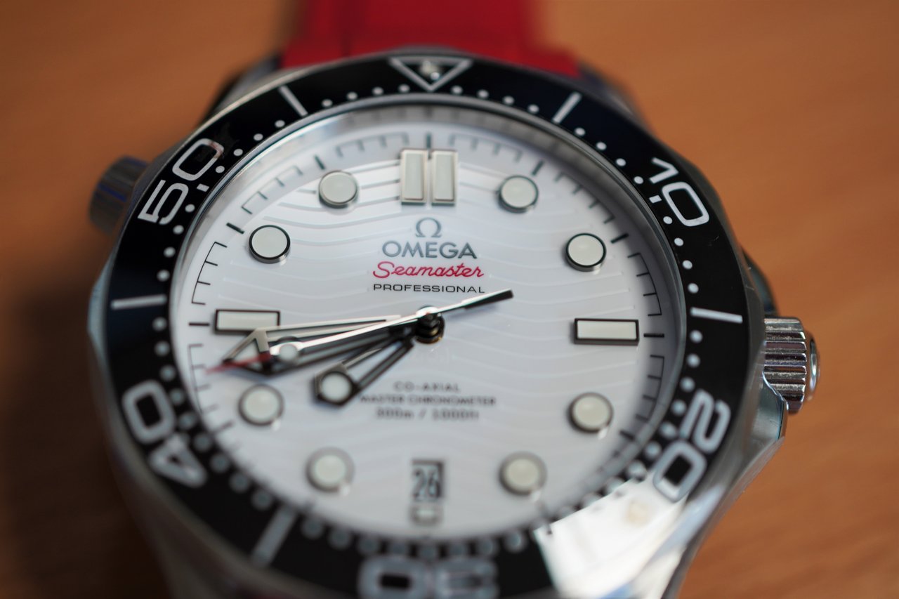 Feu de Seamaster 300 - tome 13 - Page 8 DSC00135