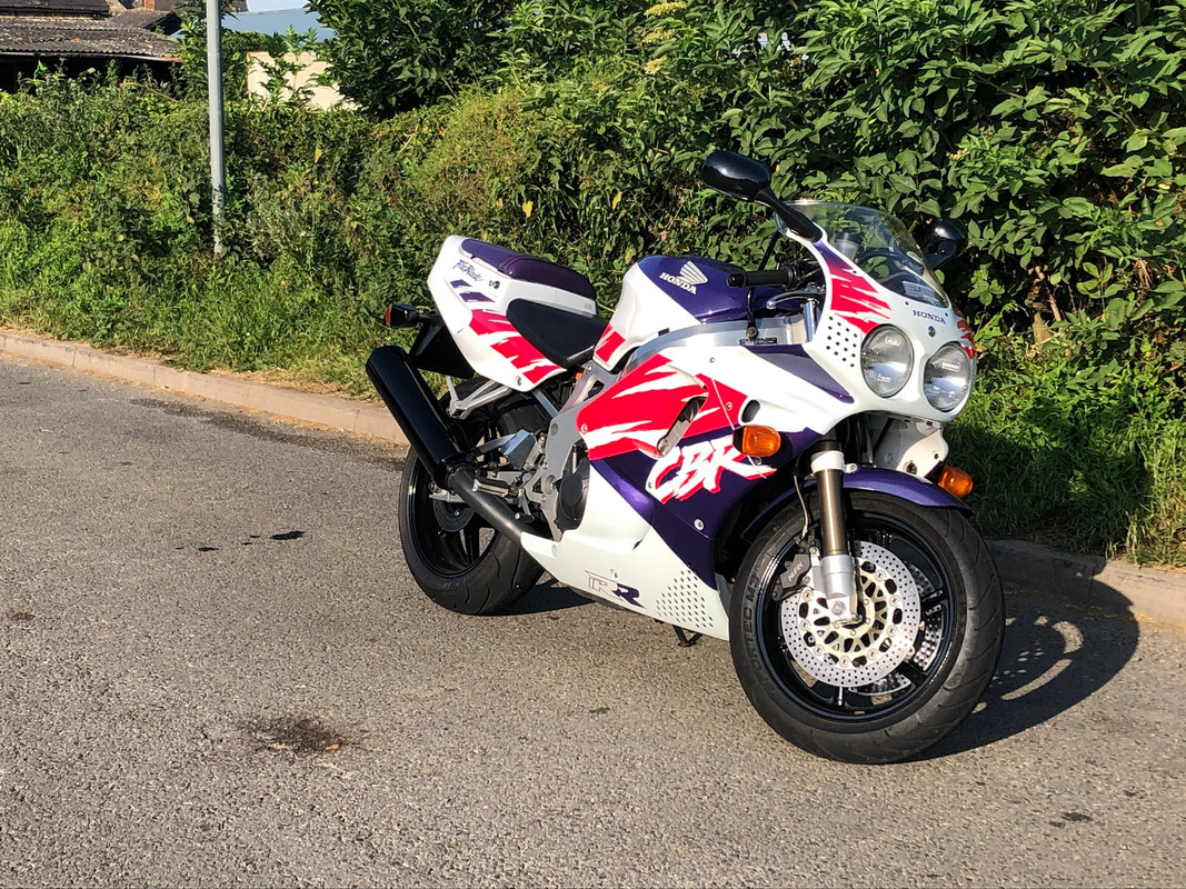 49B0D216-9A4D-4C77-B3E7-3EE69903FCD4